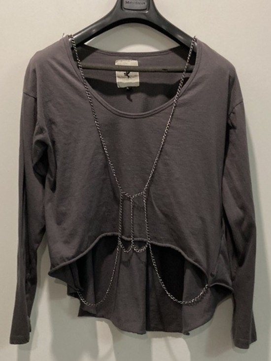 Tops - Women's Charcoal Long-Sleeve Scoop Neck Top with Chain Detail